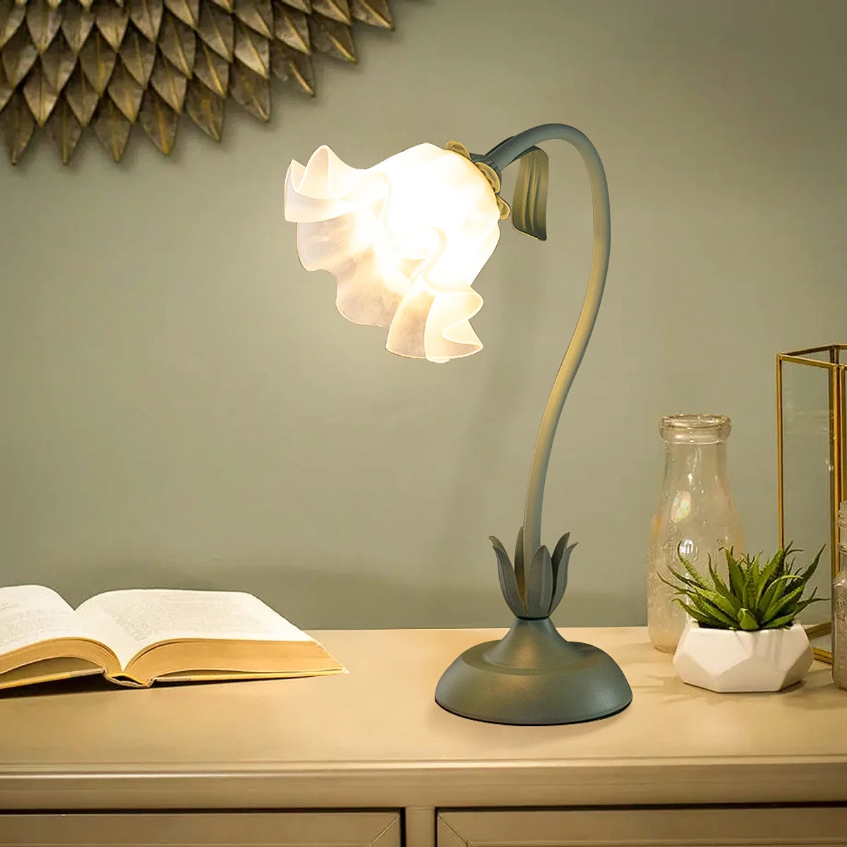 Vintage Flower Bedside Lamp – Green Adjustable LED Table Lamp for Living Room and Bedroom Decoration
